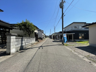 【前面道路含む現地写真】