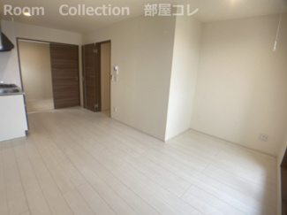 【居間・リビング】 | ＲＥＧＡＬＥＳＴ荒江 | ※同物件写真