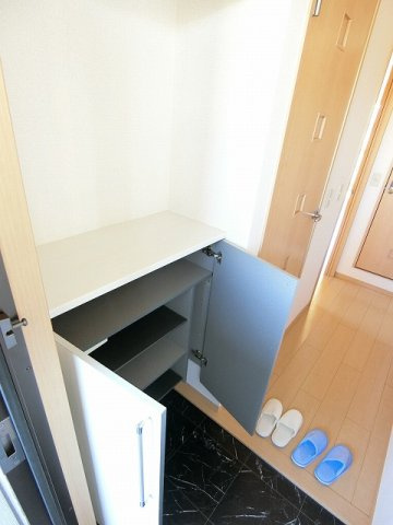 ヴァンセンヌの収納|写真は同建物の別部屋を参考に掲載しております。