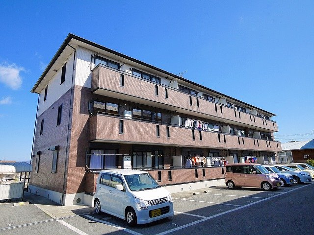 リビングタウン梅美台Aの外観|建物外観を気になさる方へ、見た目の良い物件です