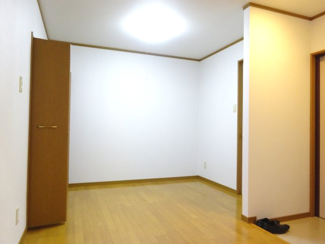 KMビルの洋室