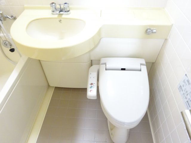 KMビルのトイレ