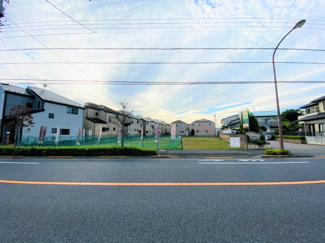 【前面道路含む現地写真】