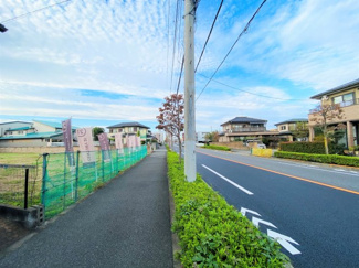 【前面道路含む現地写真】