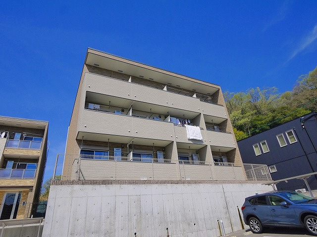 グランツ東生駒の外観