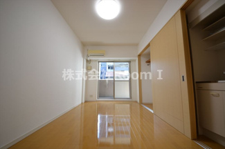 【居間・リビング】 | ジュネーゼグラン上本町 | 居間です