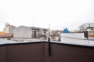 【展望】 | バルコニーからは開放的な景色が眺められます。