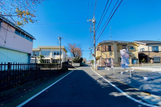 【前面道路含む現地写真】