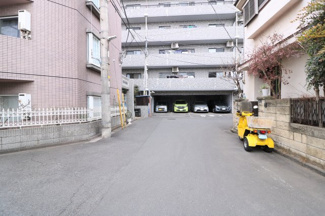 【前面道路含む現地写真】