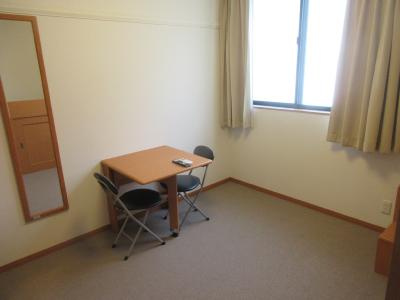 プレジール大宮の居間・リビング|洋室