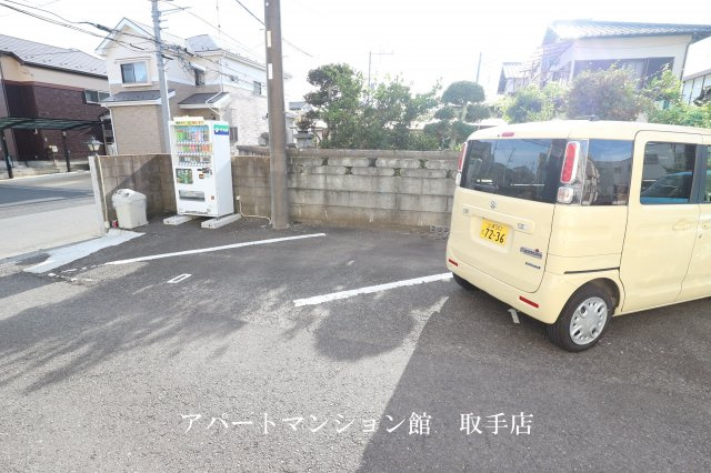 フィオーレの駐車場