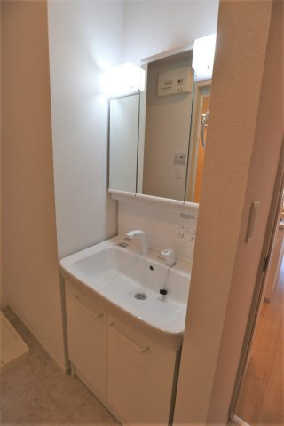 ラ・ルーチェ　Ⅲの独立洗面台