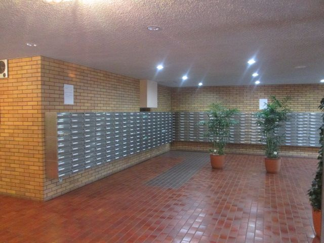 イトーピア東大島マンション　6階　74.24㎡　リノベーション済のエントランス