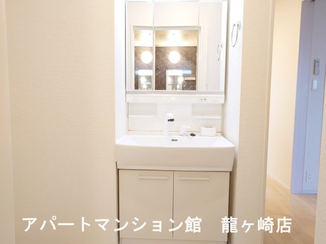 ブリッサ　カージェの独立洗面台