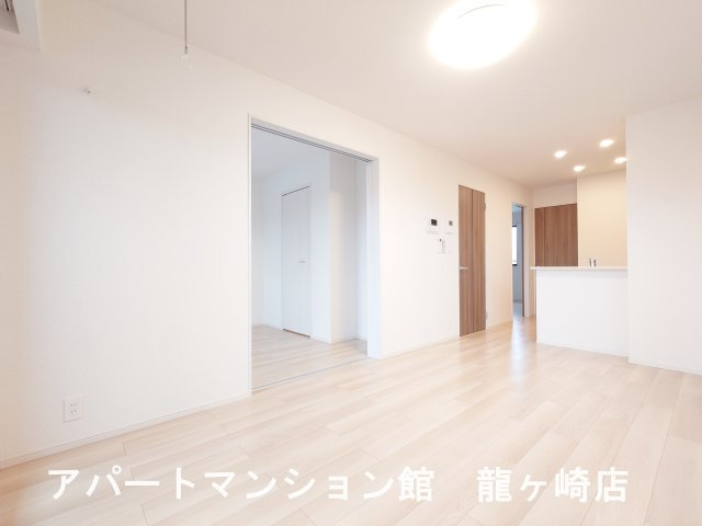 ブリッサ　カージェの居間・リビング