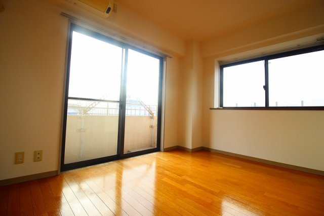 ドエリング東戸塚の洋室