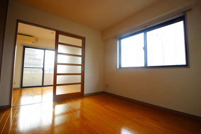 ドエリング東戸塚の居間・リビング