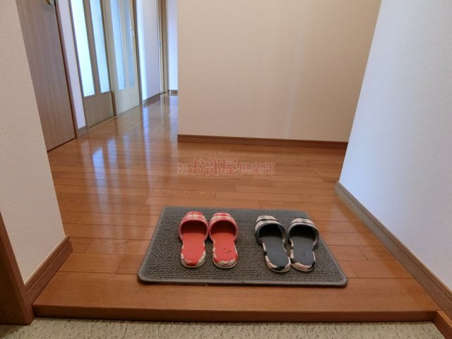 スカイハイツの玄関|明るい玄関です