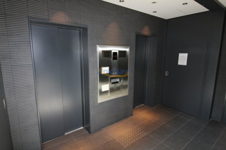 【エントランス】 | 建物の内部です