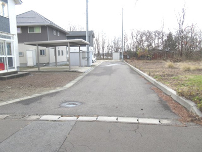 【前面道路含む現地写真】 | 能代市浅内中山・売地