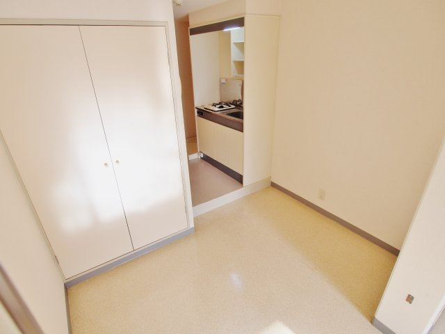 カーサ蟹原の洋室