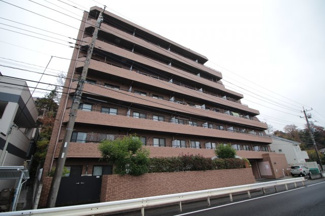 【外観】 | 全面タイル張りによる重厚感溢れる外観。計画的な修繕がなされた管理体制良好のマンションです♪