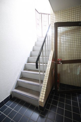 【その他共用部分】 | ニューパレス文の里 | 階段