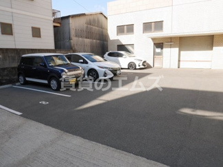 【駐車場】 | 小笠原ビルの駐車場