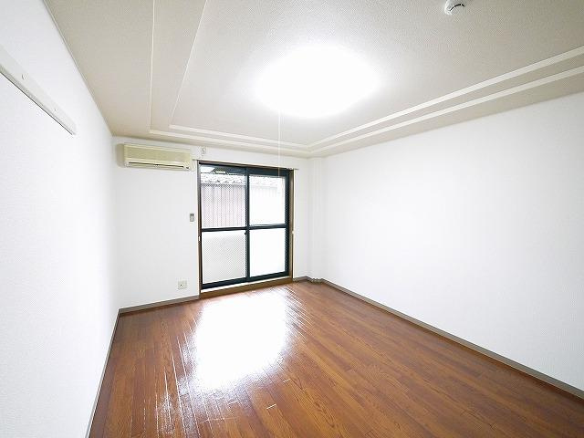 メゾン・ド・プリムべールの寝室|使い勝手のいい寝室です