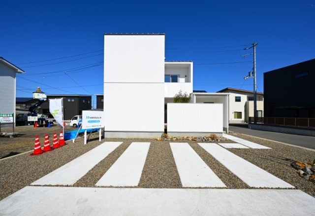 西条市小松町新屋敷土地建物【2,080】59.83坪　27.05坪