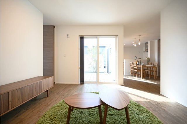 西条市小松町新屋敷土地建物【2,080】59.83坪　27.05坪の居間・リビング