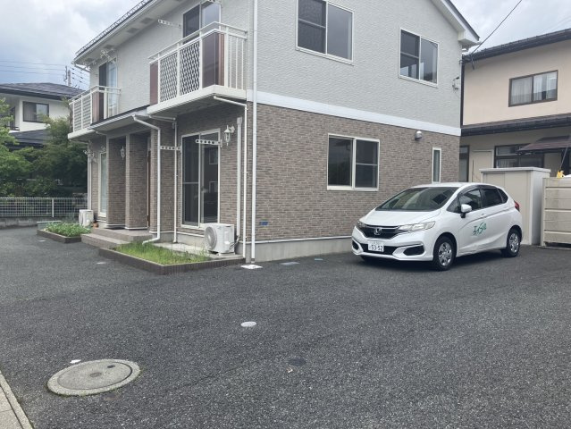ソレアードの駐車場