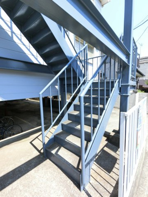 【その他共用部分】 | ファミーユのぞみ | 共用階段です