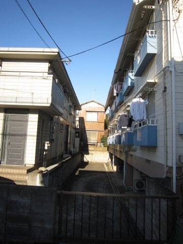 【外観】 | 隣りはオーナー宅なので非常時でも安心です