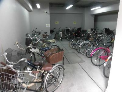 フィルハウゼ五条の駐車場|駐輪場