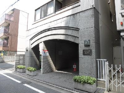 フィルハウゼ五条のエントランス