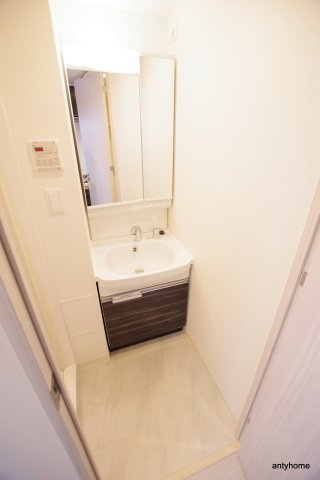 プレサンス OSAKA DOMECITY クロスティ 仲介手数料無料の洗面所