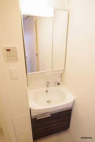 プレサンス OSAKA DOMECITY クロスティ 仲介手数料無料の洗面所