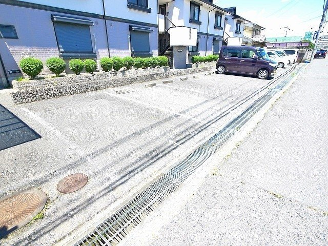 ボナール武野の駐車場|駐車場があるので、車を買う予定の方も安心です