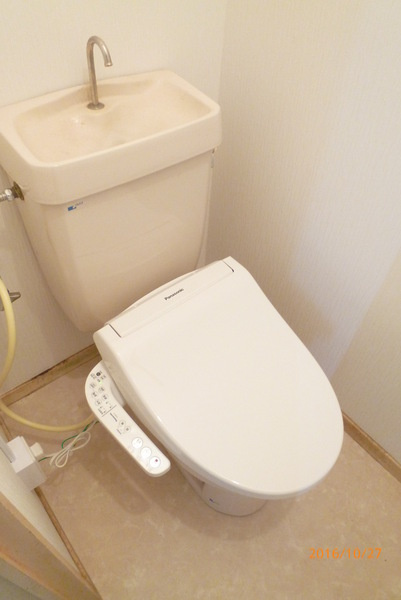 コーポレーティッドナカシマ【キャッシュバック対象物件】のトイレ|落ち着いたトイレです