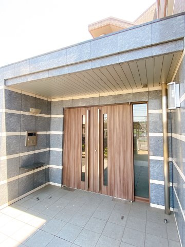 サンヒルズ石塚のエントランス