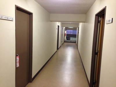 【その他共用部分】 | ロイヤル磯上 | 4階廊下