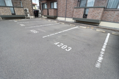 【駐車場】 | フェイバリット フラット A棟