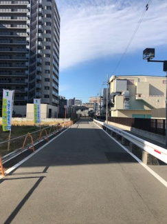 【前面道路含む現地写真】