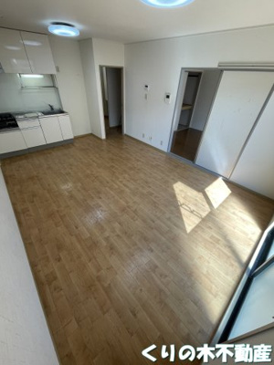 【居間・リビング】 | ヴィラフローラⅡ | おしゃれなリビングです