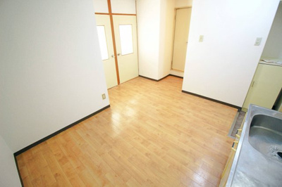 【居間・リビング】 | 高安一番館