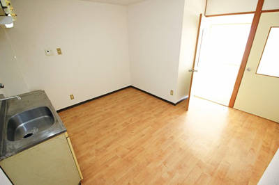 【居間・リビング】 | 高安一番館