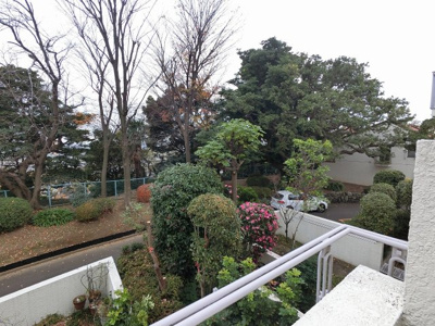 【展望】 | ガーデン南山手4号棟 | ２階部分からの眺望です。
緑が多くリラックスできる景色です♪