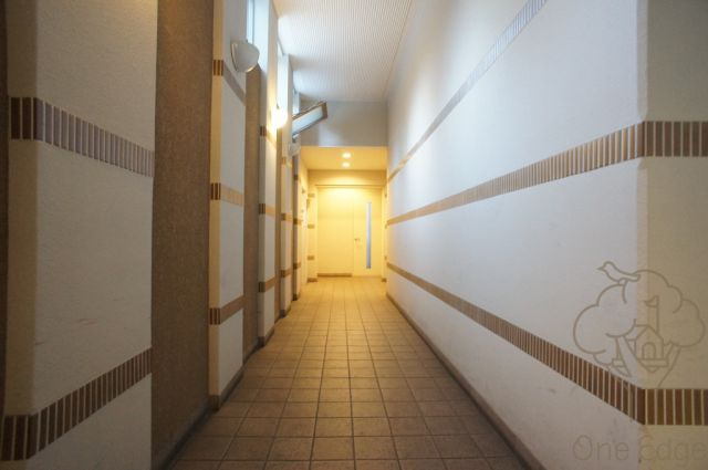 VILLENEUVE南森町のエントランス