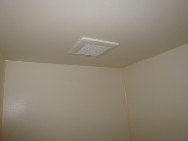 レーベン中畝Ｄの浴室|浴室換気扇